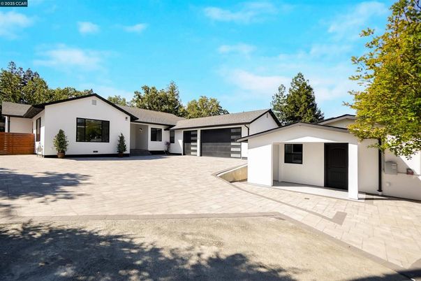 Attached, Exterior, Facade, Ranch