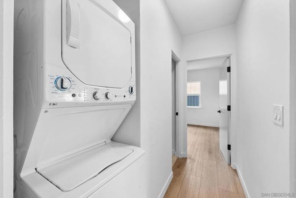 Interior, Utility Closets, Washer, Wood Texture Flooring