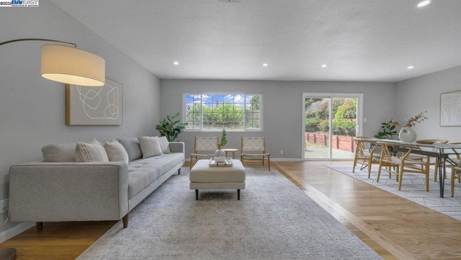 Dining room, Interior, Living room, Recessed Lighting, Wood Texture Flooring