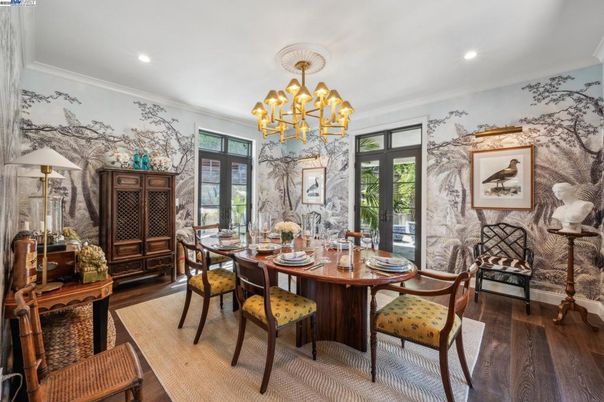 Chandelier, Dining room, Interior, Recessed Lighting, Wood Texture Flooring