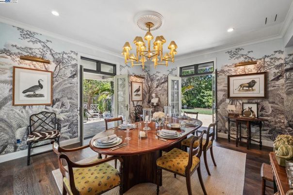 Chandelier, Dining room, Interior, Recessed Lighting, Wood Texture Flooring