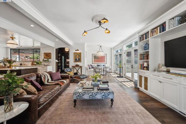 Dining room, Interior, Living room, Pendant Lights, Recessed Lighting, Wood Texture Flooring