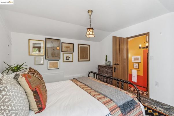 Bedroom, Interior, Pendant Lights