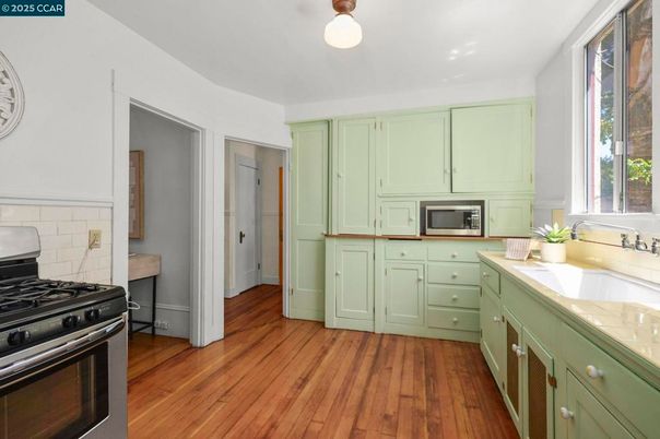 Interior, Kitchen, Stainless Steel Appliances, Wood Texture Flooring