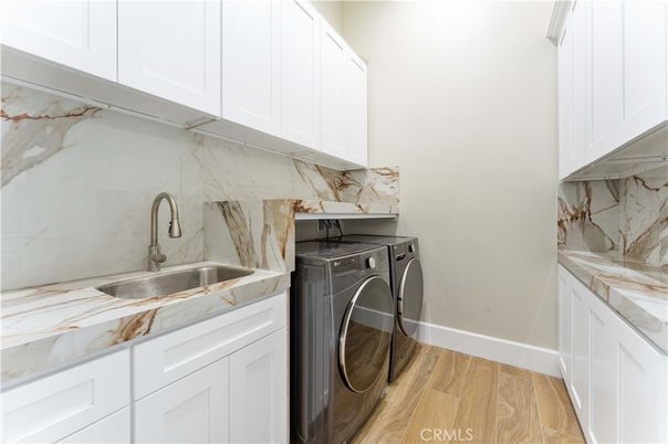 Interior, Marble Walls, Washer, Wood Texture Flooring