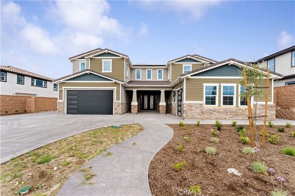 Attached, Exterior, Facade, Mediterranean