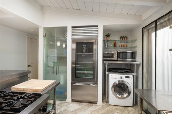 Interior, Kitchen, Stainless Steel Appliances, Utility Closets, Washer, Wood Texture Flooring