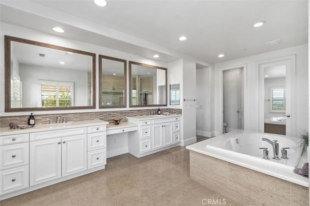 Bathroom, Dual Sink Vanities, Interior, Recessed Lighting
