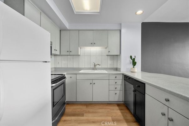 Interior, Kitchen, Recessed Lighting, Wood Texture Flooring