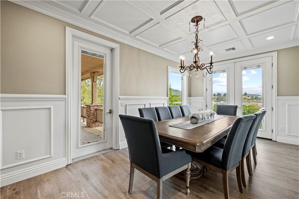 Chandelier, Dining room, Interior, Recessed Lighting, Wood Texture Flooring