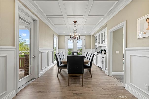 Chandelier, Dining room, Interior, Recessed Lighting, Wood Texture Flooring