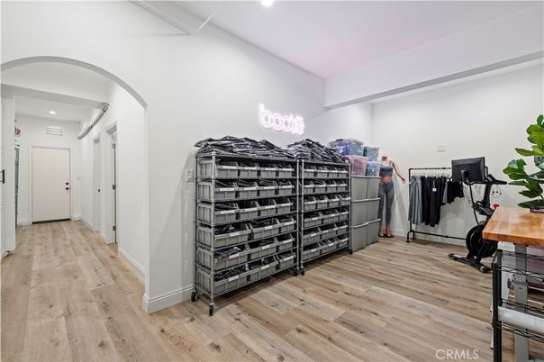 Fitness Equipment, Interior, Recessed Lighting, Wood Texture Flooring