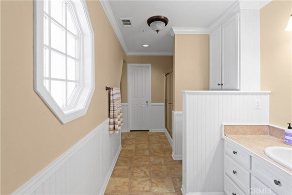 Bathroom, Interior, Recessed Lighting