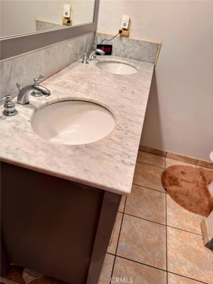Bathroom, Dual Sink Vanities, Interior
