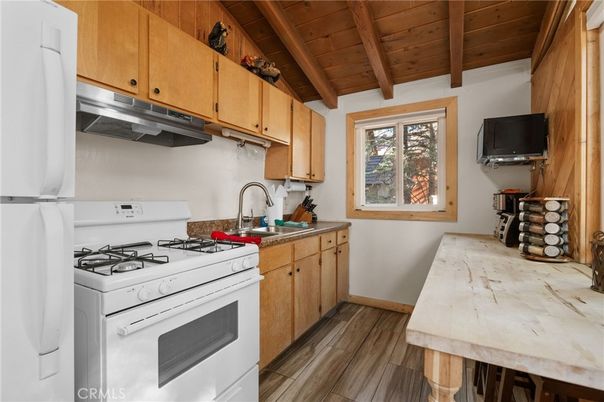 Interior, Kitchen, Wooden Beams, Wooden Ceilings, Wood Texture Flooring