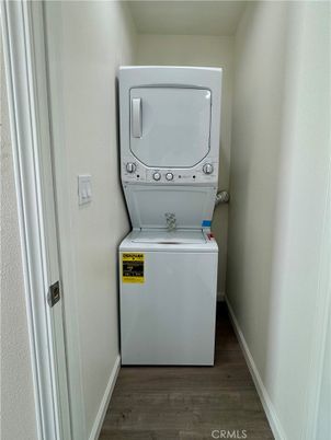 Interior, Utility Closets, Washer, Wood Texture Flooring