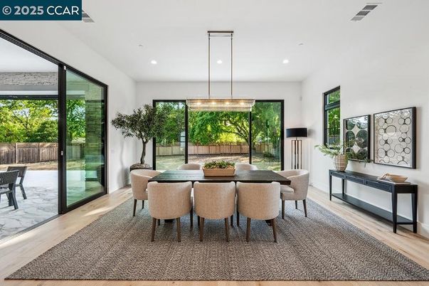 Chandelier, Dining room, Interior, Pendant Lights, Recessed Lighting, Wood Texture Flooring