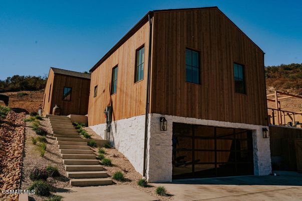 Attached, Exterior, Facade, Modern