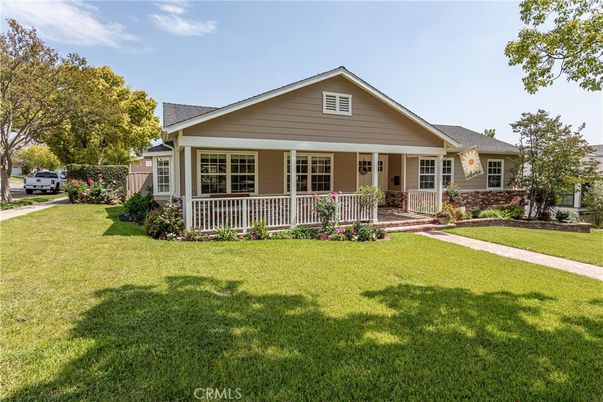 Backyard, Exterior, Facade, Ranch