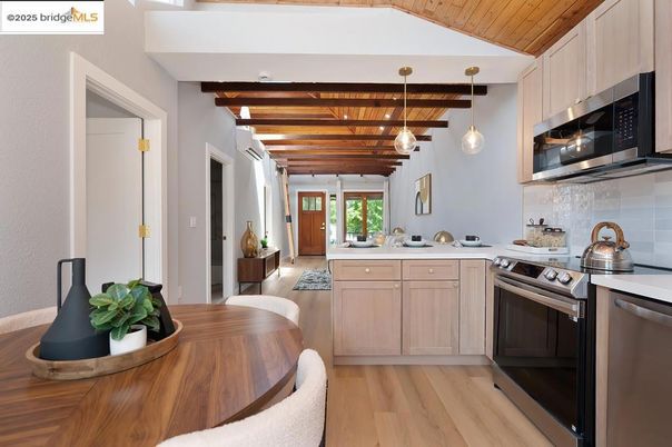 Dining room, Interior, Kitchen, Pendant Lights, Stainless Steel Appliances, Wooden Beams, Wooden Ceilings, Wood Texture Flooring