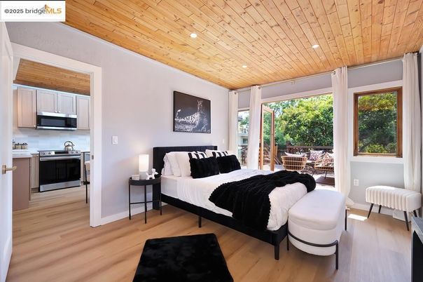 Bedroom, Interior, Kitchen, Recessed Lighting, Stainless Steel Appliances, Wooden Ceilings, Wood Texture Flooring