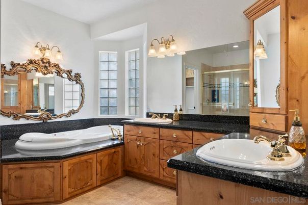 Bathroom, Dual Sink Vanities, Interior