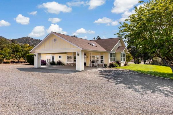 Backyard, Exterior, Facade, Ranch