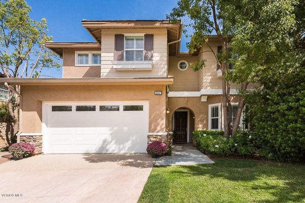 Attached, Exterior, Facade, Mediterranean