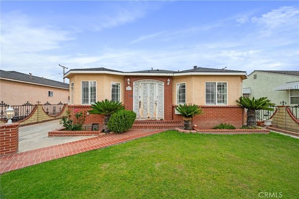 Backyard, Exterior, Facade, Brick Facade, Spanish Mediterranean