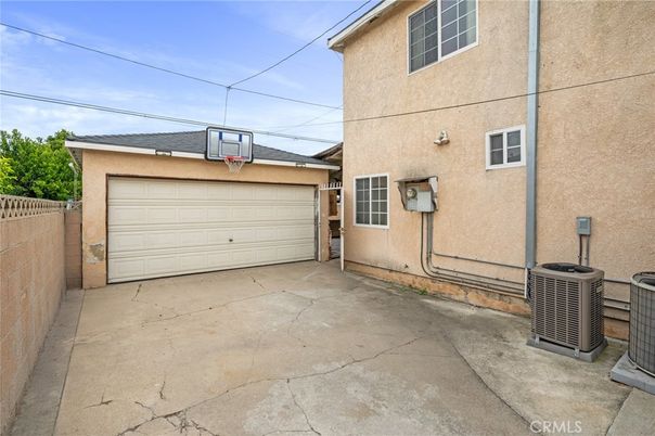 Detached Garage, Exterior