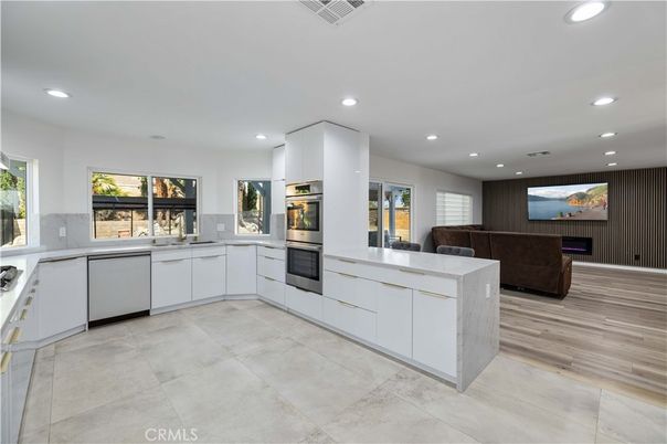 Interior, Kitchen, Living room, Recessed Lighting, Wood Texture Flooring