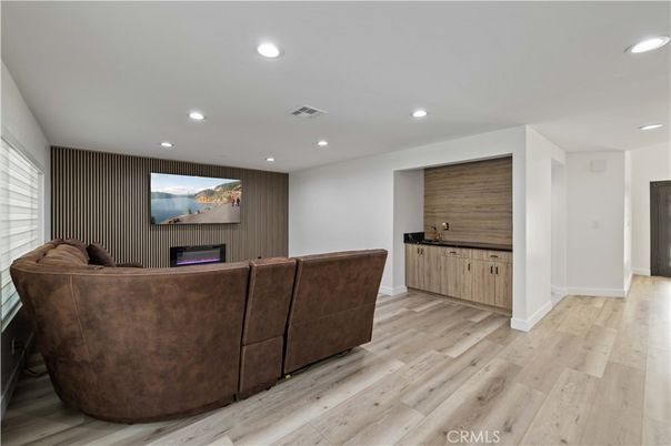 Interior, Recessed Lighting, Wood Texture Flooring