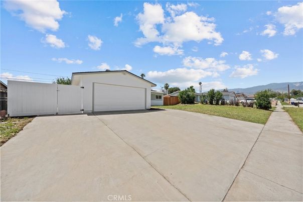 Detached Garage, Exterior