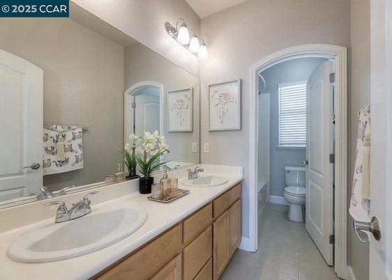 Bathroom, Dual Sink Vanities, Interior