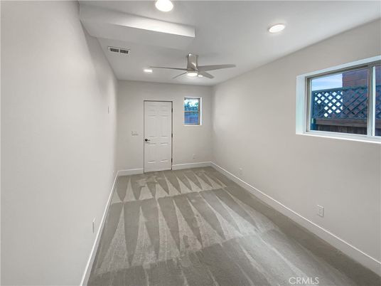 Empty room, Interior, Recessed Lighting