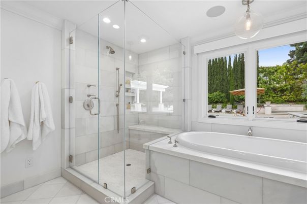 Bathroom, Glass Shower, Interior, Pendant Lights, Recessed Lighting
