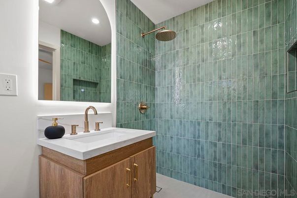 Bathroom, Interior, Recessed Lighting