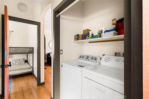 Interior, Utility Closets, Washer, Wood Texture Flooring