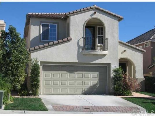 Attached, Exterior, Facade, Mediterranean