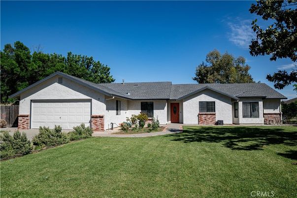 Attached, Backyard, Exterior, Facade, Brick Facade, Ranch