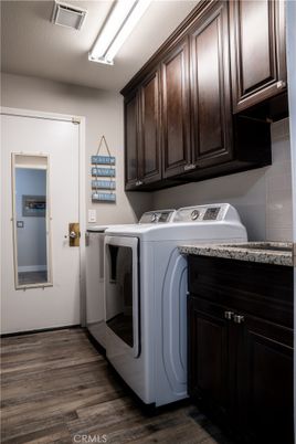 Interior, Washer, Wood Texture Flooring