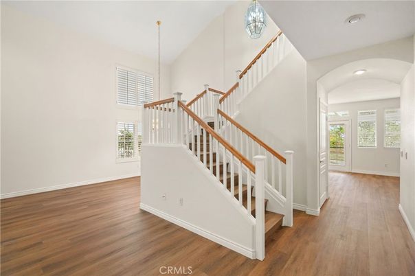 Interior, Pendant Lights, Recessed Lighting, Wood Texture Flooring