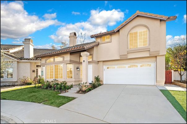 Attached, Exterior, Facade, Mediterranean