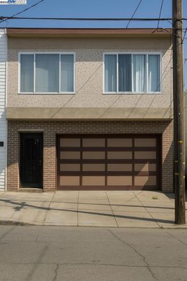 Attached, Exterior, Facade, Brick Facade, Modern
