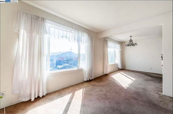 Chandelier, Empty room, Interior