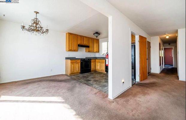 Chandelier, Empty room, Interior, Kitchen