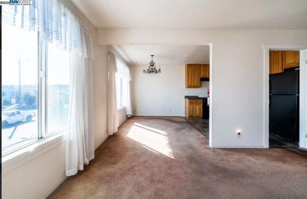 Chandelier, Empty room, Interior