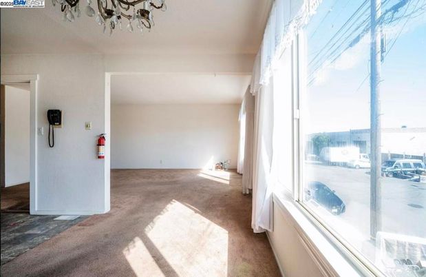 Chandelier, Empty room, Interior