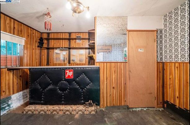 Interior, Wooden Walls