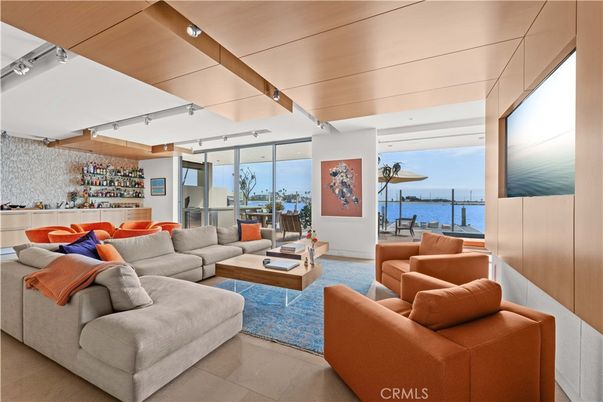 Interior, Living room, Water